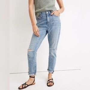 The High-Rise Slim Crop Boyjean in Medium Wash Ripped Knee Raw Hem Size 28